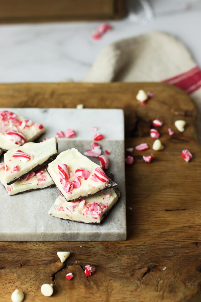 closeup picture of peppermint bark with candy cane pieces